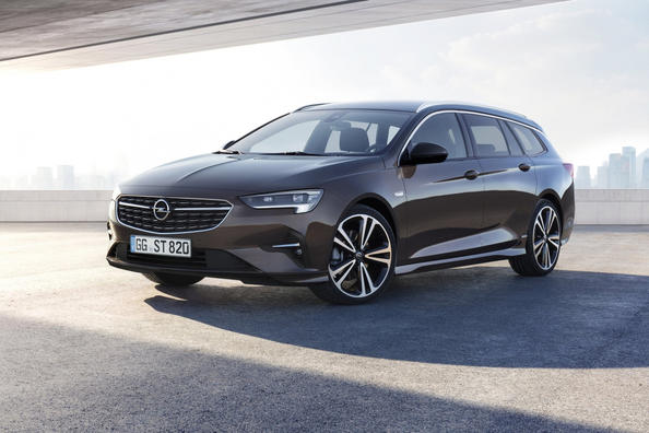 Обзор модернизированного универсала Opel Insignia Sports Tourer фото 2