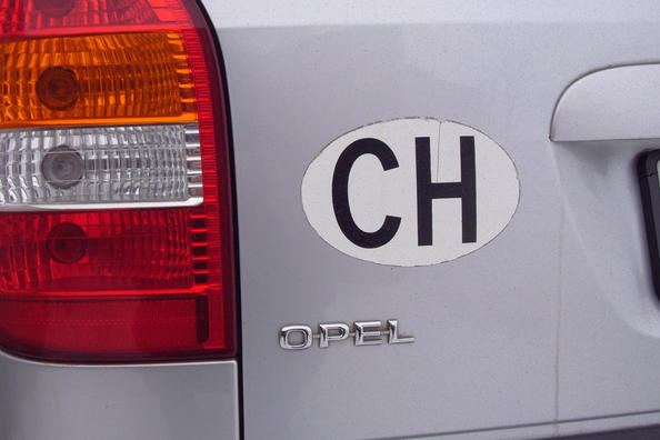 Как легко и качественно удалить наклейку с автомобиля