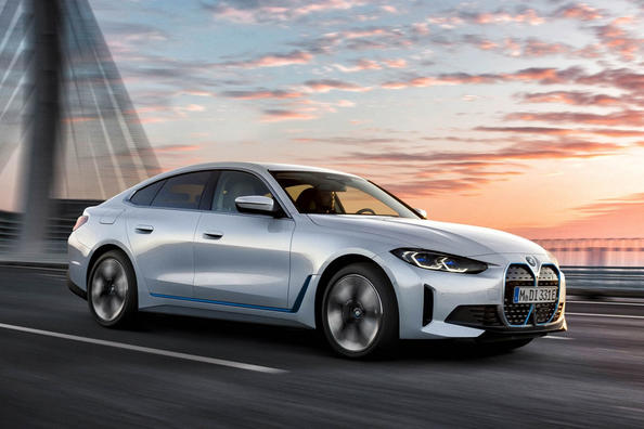 Первое поколение электрического лифтбека BMW i4 фото 7
