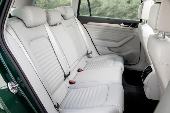 Обзор универсала повышенной проходимости Volkswagen Passat Alltrack фото 10