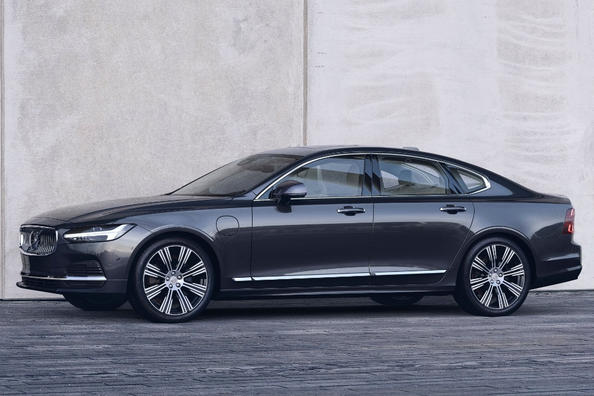 Рестайлинговый седан Volvo S90
