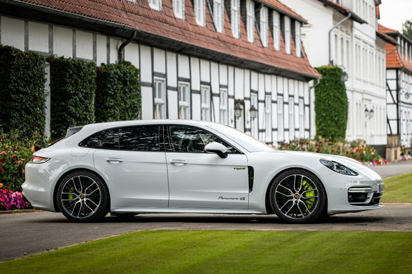 Обзор полноприводного универсала Porsche Panamera Sport Turismo