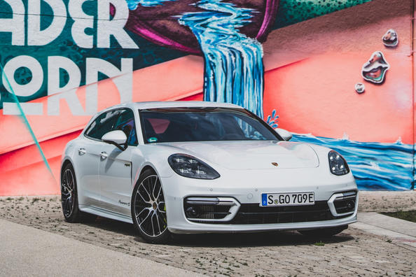 Обзор полноприводного универсала Porsche Panamera Sport Turismo фото 3