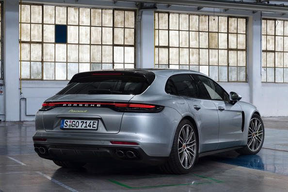 Обзор полноприводного универсала Porsche Panamera Sport Turismo фото 6