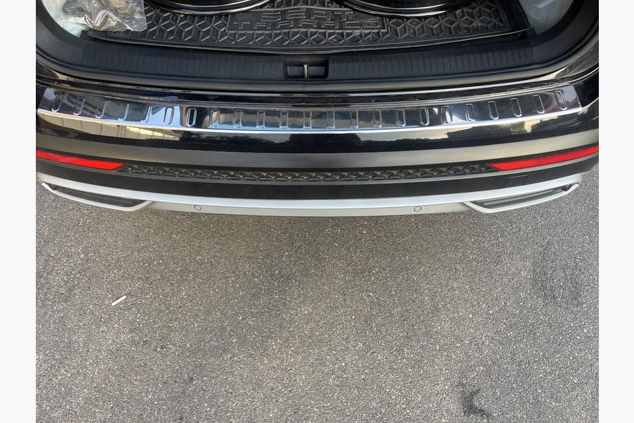 Накладка на задний бампер (Carmos) Image