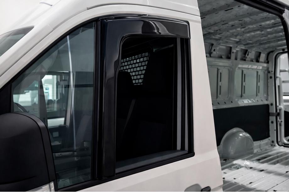 Volkswagen Crafter 2016- гг. Ветровики на окна (2 шт, HIC) Фото 5