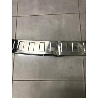 РАСПРОДАЖА! Накладка на задний бампер Carmos с загибом (нержавейка) Renault Duster 2008-2017 гг. фото 2