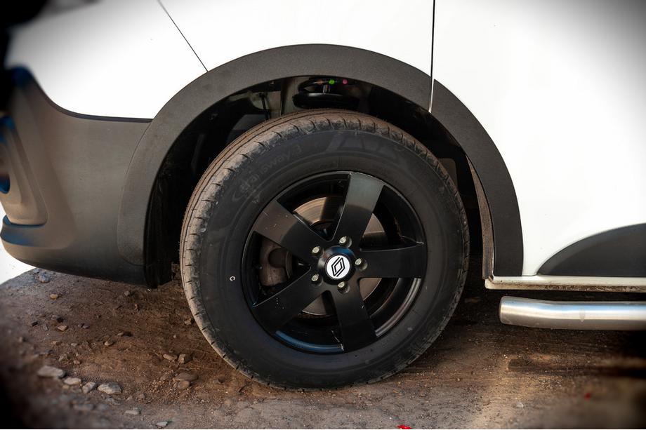 Расширители арок (6 шт, черные, ABS) Image Расширители арок (6 шт, черные, ABS) Image