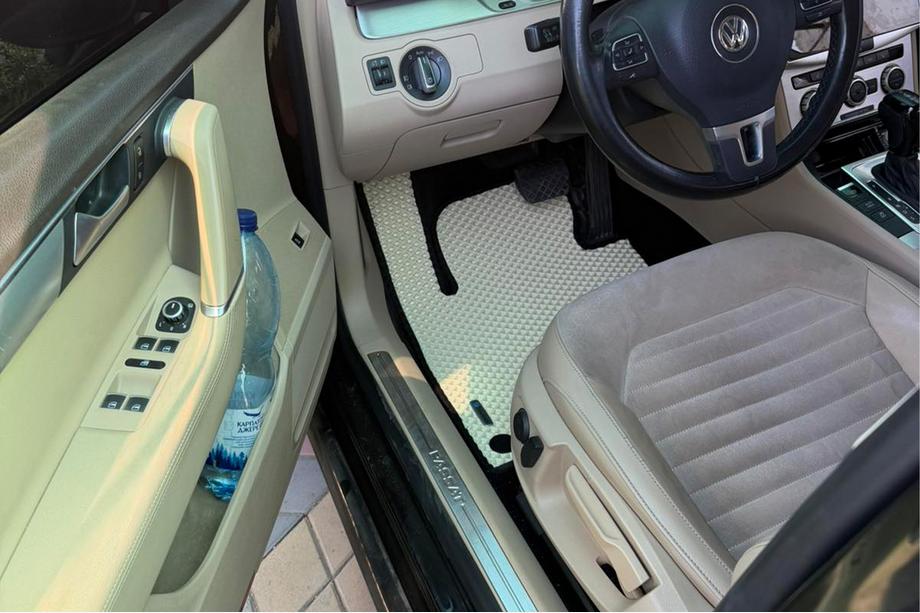 Volkswagen Passat B7 2012-2015 гг. Коврики EVA (EU, Бежевые) Image