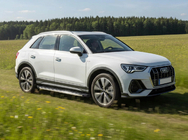 Audi Q3 2019- гг. Боковые Подножки BlackLine (2 шт., Алюминий) фото 1