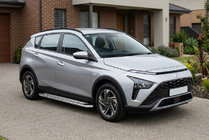 Hyundai Bayon 2021- гг. Боковые Подножки Maydos V2 (2 шт., Алюминий) фото 1
