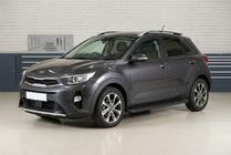 Kia Stonic 2017- гг. Боковые Подножки Allmond Black (2 шт., Алюминий) фото 1