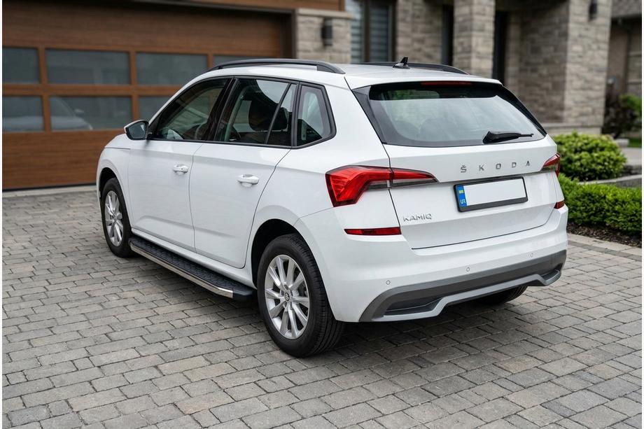 Skoda Kamiq 2019- гг. Боковые Подножки BlackLine (2 шт., Алюминий) Image