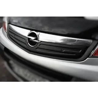 Зимняя накладка на решетку радиатора 2007-2015 (V2, верхняя) Opel Vivaro 2001–2015 гг. фото 1