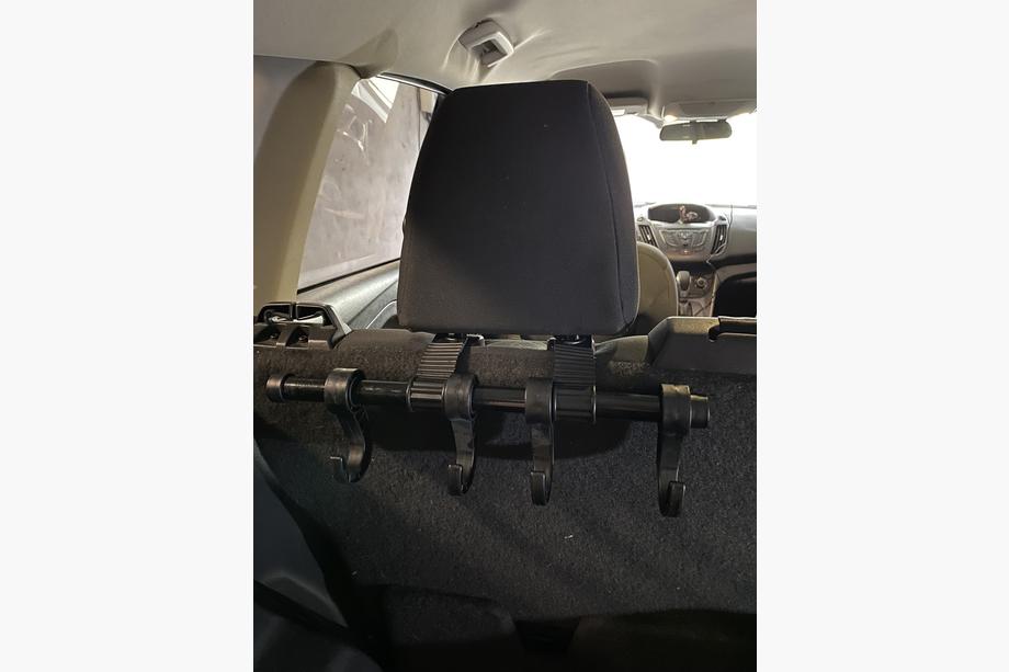 Вешалка на сиденье автомобиля Image