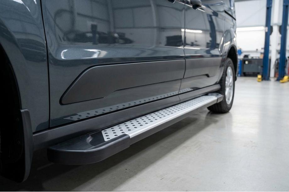 Volkswagen Caddy 2020- гг. Боковые пороги Allmond Grey (2 шт., алюминий) Фото 2