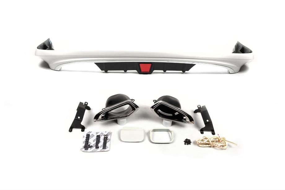 Toyota Land Cruiser 200 2007-2021 гг. Задняя накладка 2012-2016 (белая) Image