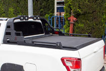 Isuzu D-Max 2019- гг. Роллбар Dakar с LED (под роллеты) фото 2