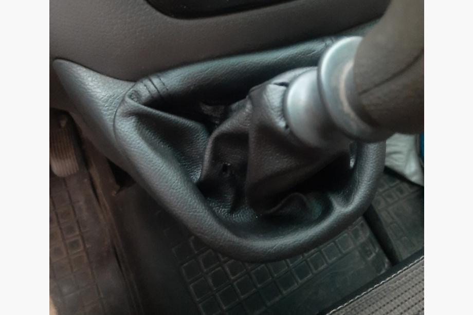 Mercedes Vito W639 2004-2014 гг. Чехол КПП с рамкой OEM (эко-кожа) Фото 2