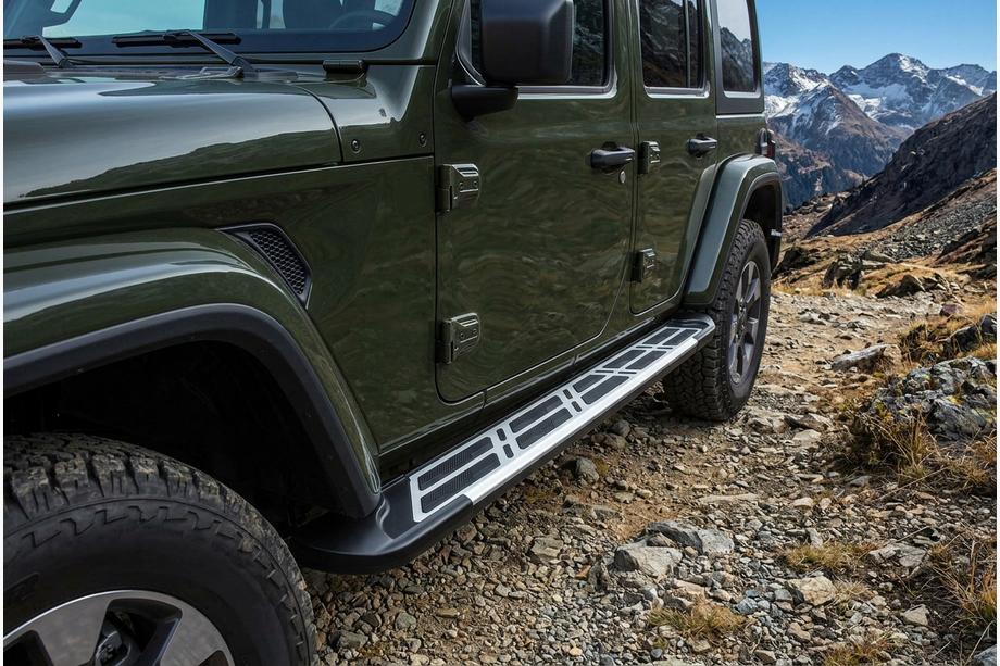 Jeep Wrangler 2018- гг. Боковые Подножки Sunrise (2 шт., Алюминий) Image