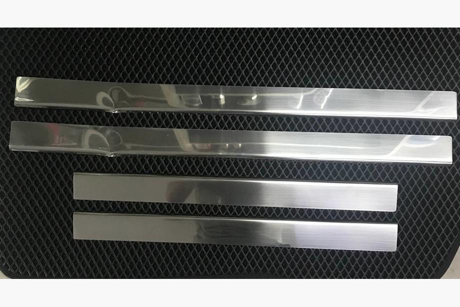 Mercedes E-сlass W124 1984-1997 гг. РАСПРОДАЖА! Накладки на дверные пороги Carmos нержавейка (4 шт) Image