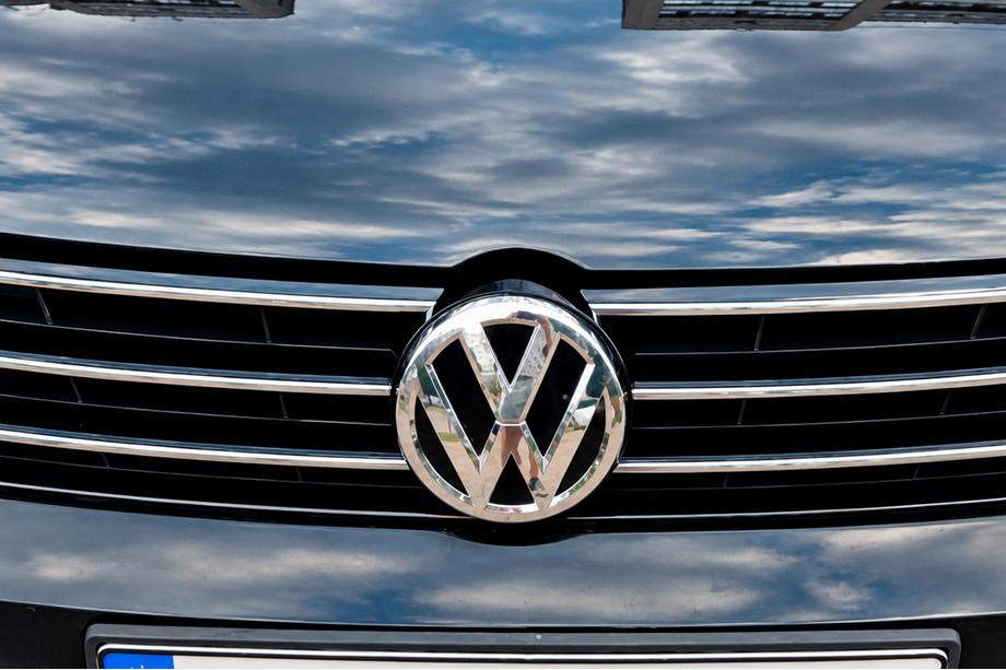 Volkswagen Jetta 2011-2018 гг. Передний значок 2015-2018 (3G0853601B) Image