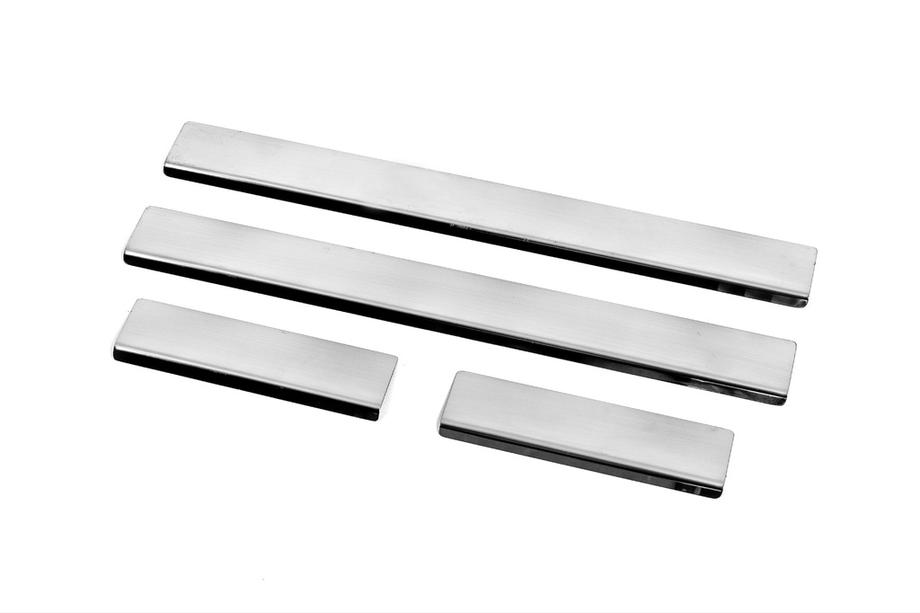 Renault Duster 2008-2017 гг. Накладки на пороги Carmos V3 (4 шт, нержавейка) Image