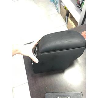 РАСПРОДАЖА! Универсальный подлокотник с обдувом (черный) фото 2