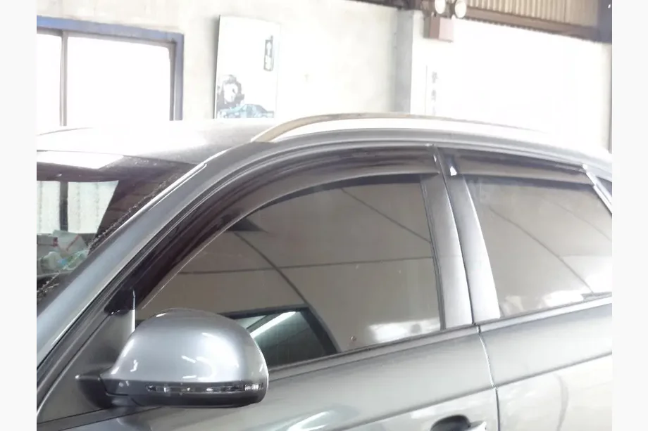 Audi Q3 2011-2019 гг. Ветровики на окна (4 шт, HIC) Фото 3