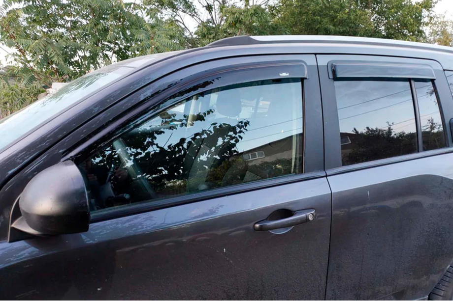 Jeep Compass 2006-2016 гг. Ветровики на окна (4 шт, HIC) Image