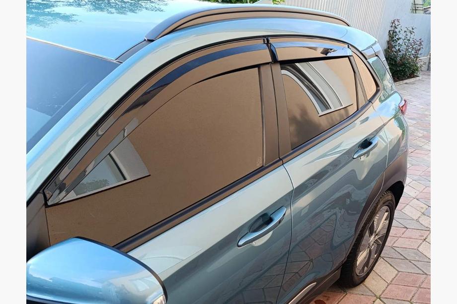Hyundai Kona 2017-2023 гг. Ветровики на окна (4 шт., Sunplex Sport) Фото 4