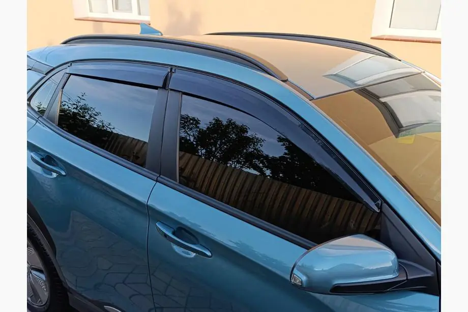 Hyundai Kona 2017-2023 гг. Ветровики на окна (4 шт., Sunplex Sport)