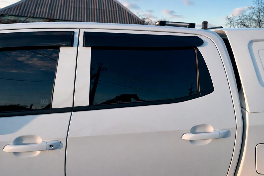 Isuzu D-Max 2019- гг. Ветровики на окна (4 шт., Sunplex Sport) Фото 9