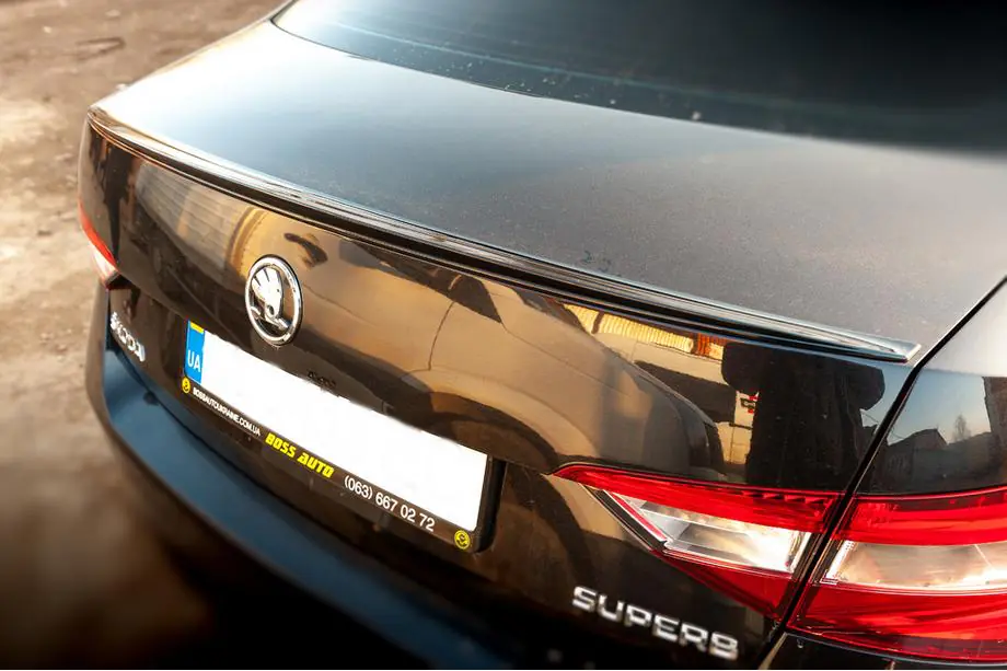 Skoda Superb 2015-2024 гг. Спойлер LIP (Sunplex, черный) (119,2см*7,3см)