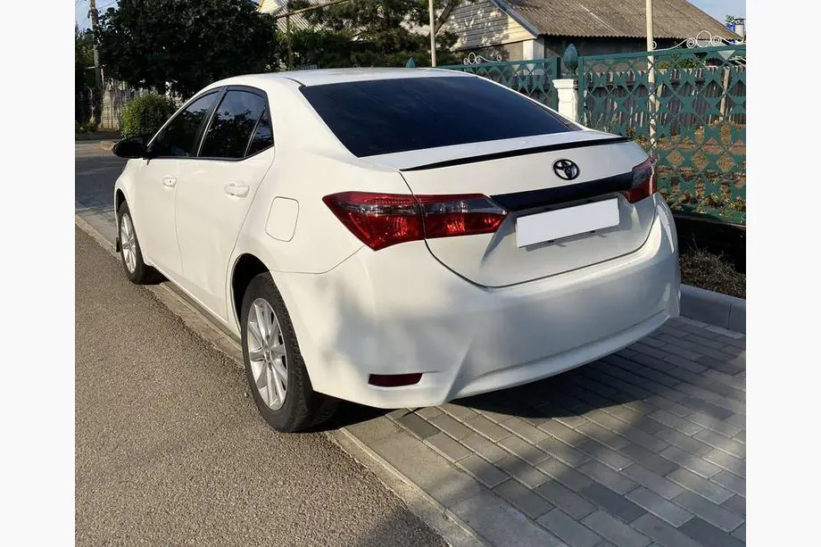 Toyota Corolla 2013-2019 гг. Спойлер Lip (Sunplex, черный) (118см *6,4см)