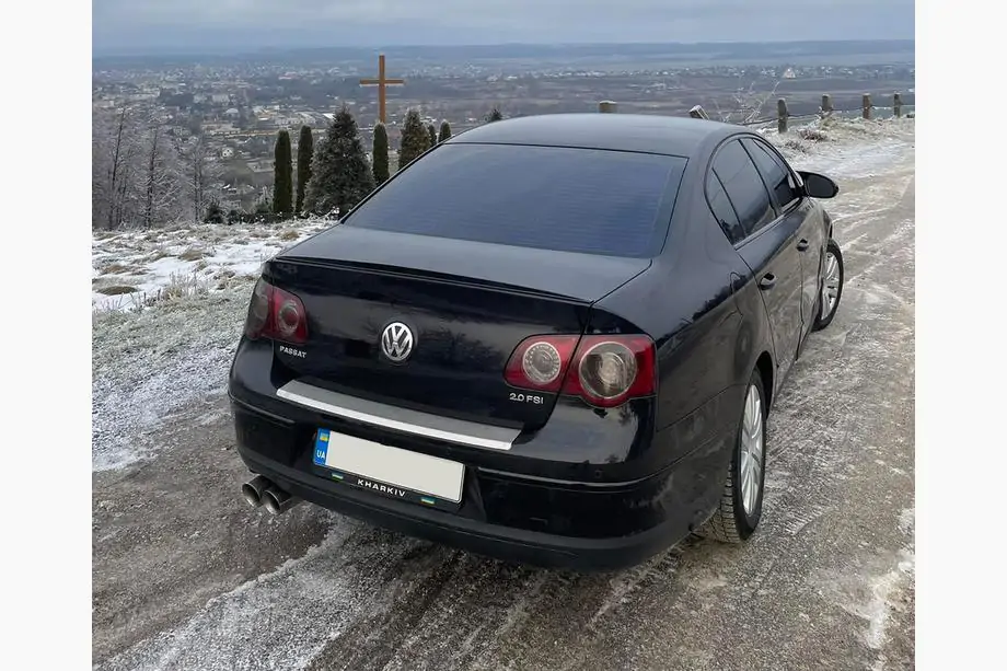 Volkswagen Passat B6 2006-2012 гг. Спойлер LIP (Sunplex, черный) (115,8см x 6,3см)