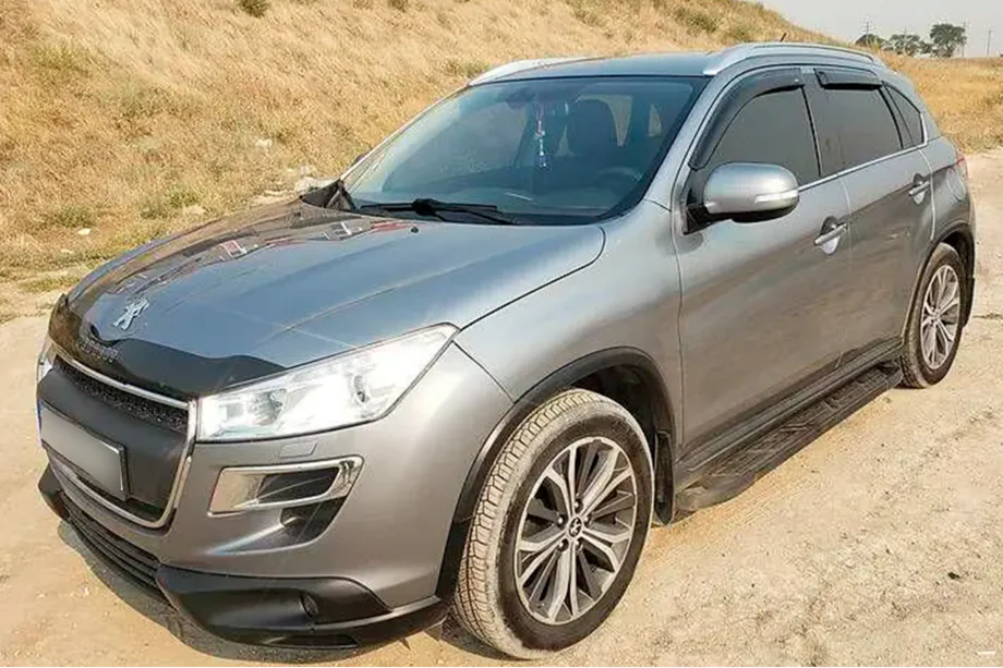 Peugeot 4008 2012-2017 гг. Ветровики на окна (4 шт, HIC) Image