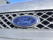 Ford Fiesta 2002-2008 гг. Передний эмблема (на клипсах) фото 1