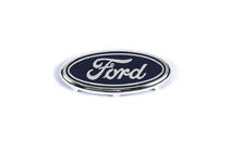 Ford Fiesta 2002-2008 гг. Передний эмблема (на клипсах) фото 2