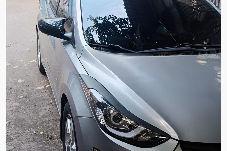 Hyundai Elantra (MD/UD) 2011-2015 гг. Накладки на зеркала без выреза под поворотник в стиле BMW (2 шт) Фото 4