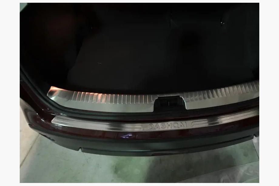 Nissan Qashqai 2007-2010 гг. Накладка на порог багажника Libao (нержавейка) Image