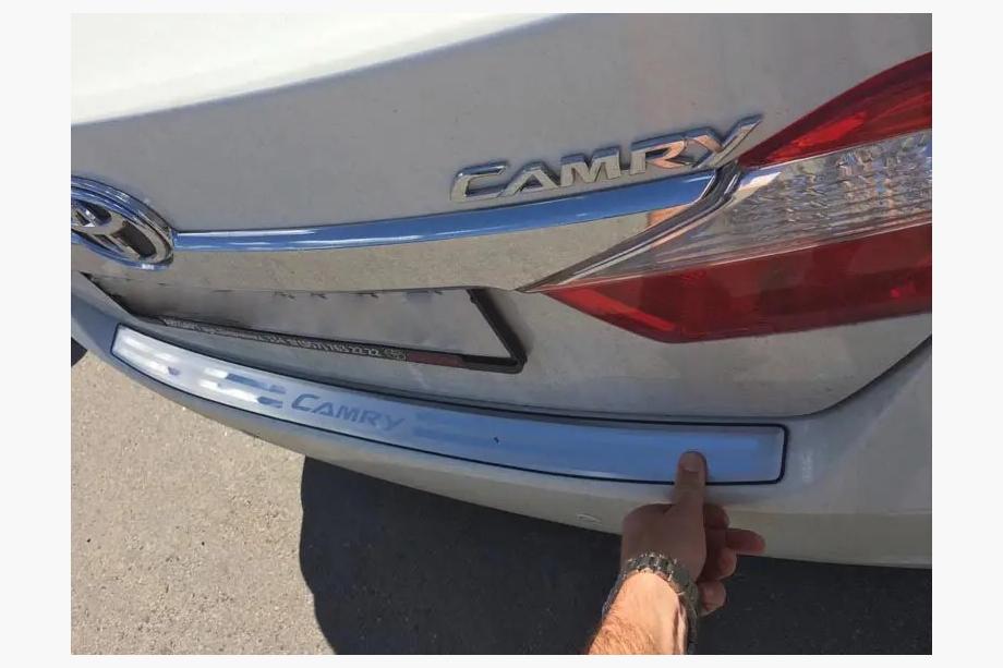 Toyota Camry 2011–2017 гг. Накладка на задний бампер Libao нержавейка Фото 1