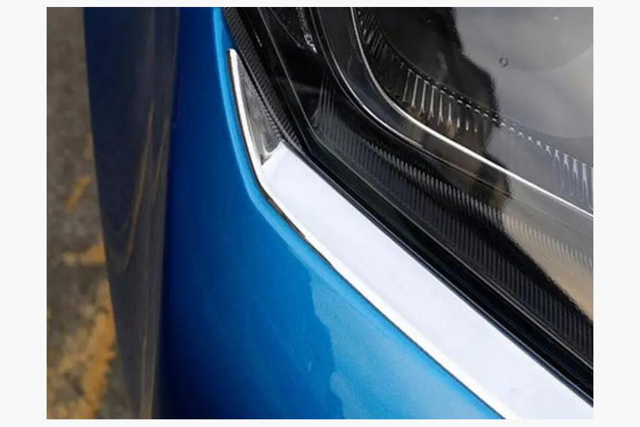 Toyota Rav 4 2013-2018 гг. Нижние Накладки на Фары Libao 2016-2018 (2 шт, пластик) Фото 2