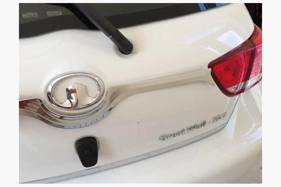 GreatWall Haval M4 2012-2021 гг. Накладка на крышку багажника верхняя Libao 2012+ нержавейка Image