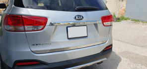 Kia Sorento III UM 2014-2020 гг. Накладка над номером Libao V2 (нержавейка) фото 1