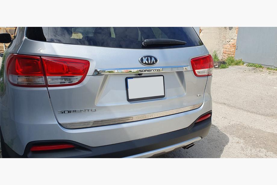 Kia Sorento III UM 2014-2020 гг. Накладка над номером Libao V2 (нержавейка) Image
