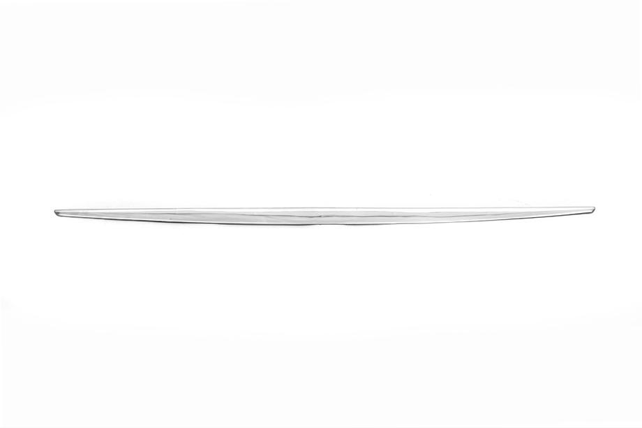 Skoda Octavia II A5 2010-2013 гг. Хромированная накладка над номером Libao (нержавейка) Image