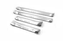 Toyota Rav 4 2013-2018 гг. Накладки на внутренние пороги из нержавейки Libao (4 шт) фото 2