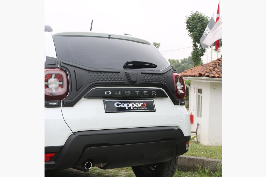 Renault Duster 2018-2024 гг. Пластиковая накладка на крышку багажника (3 детали) Image