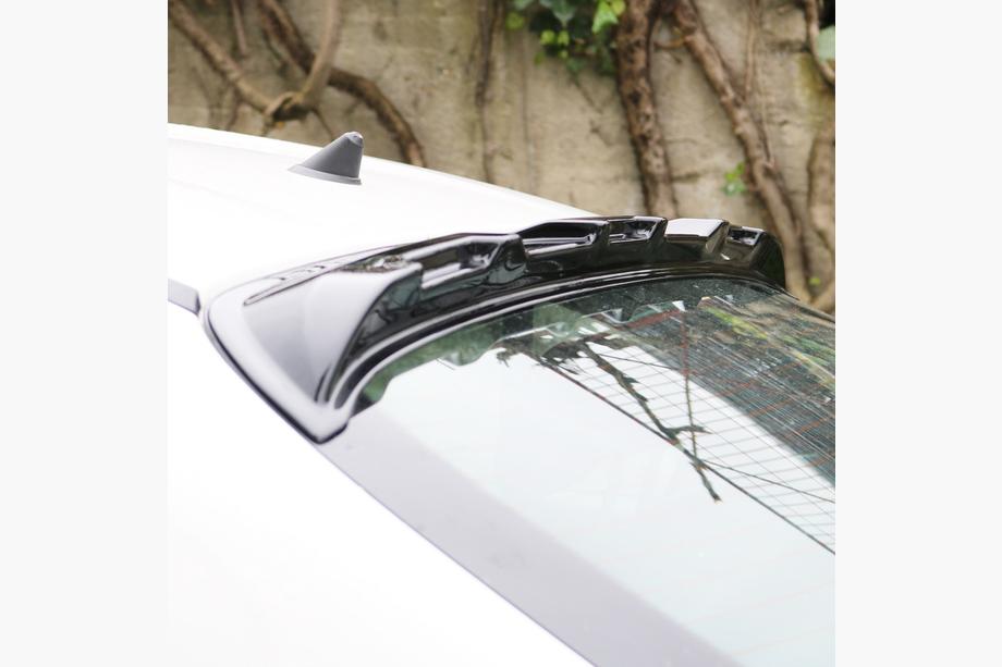 Fiat Tipo 2016- гг. Бленда на заднее стекло (ABS) Image